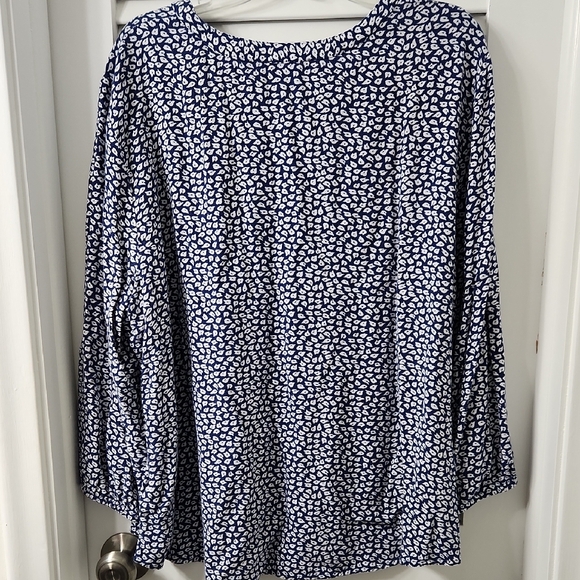 Amazon Essentials Navy Blue and White V-Neck Printed Tunic - Picture 7 of 8